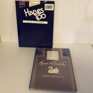 2 PR NOS pantyhose size C/D Hanes Too Vanderbilt